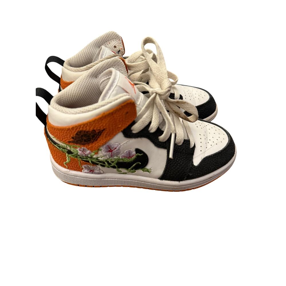 NIKE AIR JORDAN 1 MID‎ SE (PS) WHITE-BLACK-STARFISH SZ 12c [DQ8393-100]
